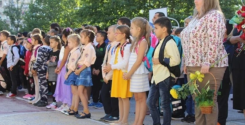 2357 училища в страната отварят врати, за да посрещнат над 706 хиляди ученици