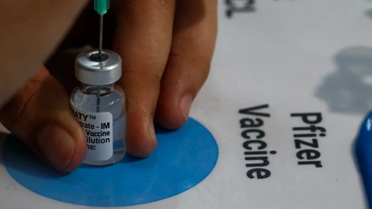 Ваксината на Pfizer е безопасна и създава стабилен имунен отговор на деца от 5 до 11 г.