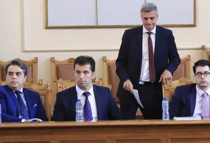 Стефан Янев потвърди - поканен е за министър на отбраната