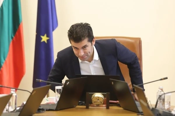 Прокуратурата казва ще разследва ли Кирил Петков за гражданството
