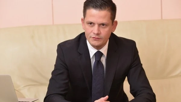 КЗП: Обявеното намерение за повишаване цените на мобилните оператори е незаконно
