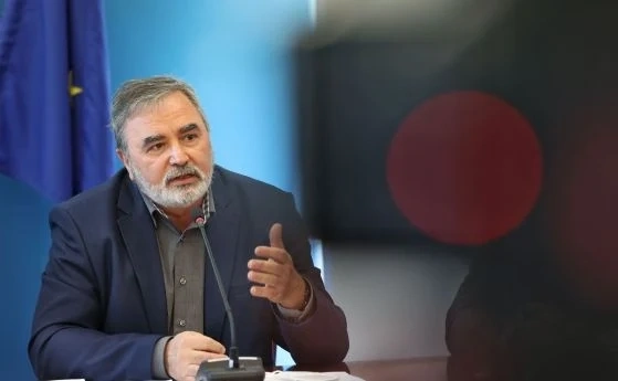България намалява срока за поставяне на бустерна доза