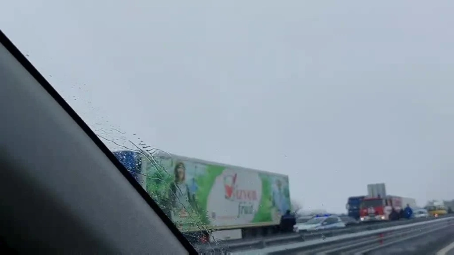 Верижна катастрофа на АМ „Тракия“, движението е затруднено