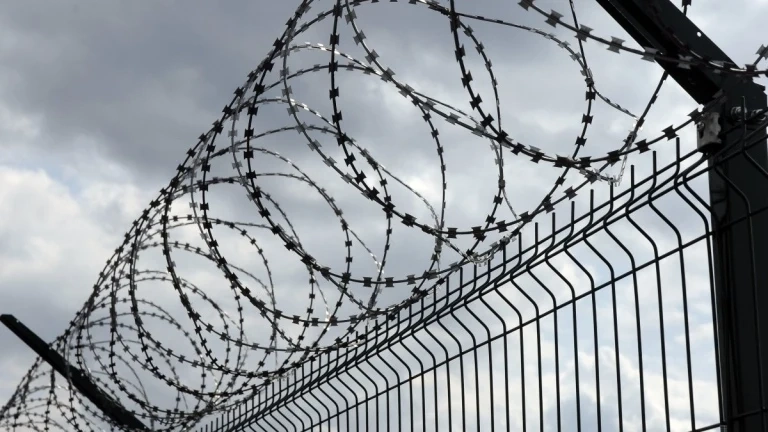 Кабинетът да внесе доклад за състоянието на оградата по границата, реши парламентът
