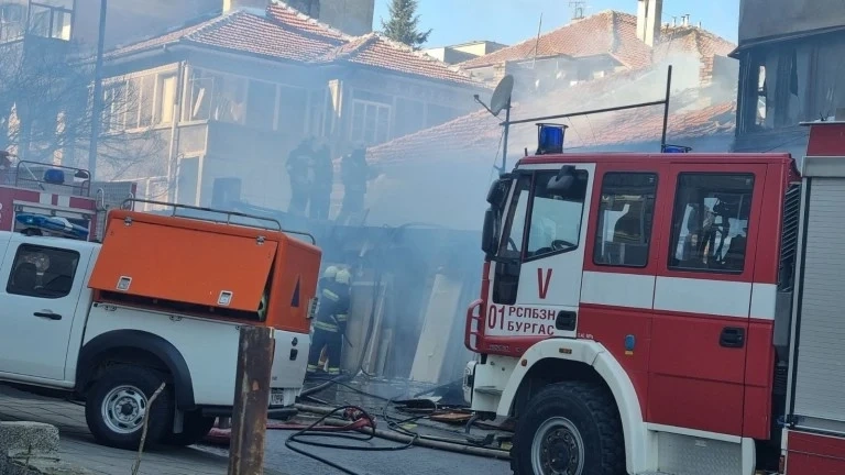 Две жени са загинали в пожар в центъра на София