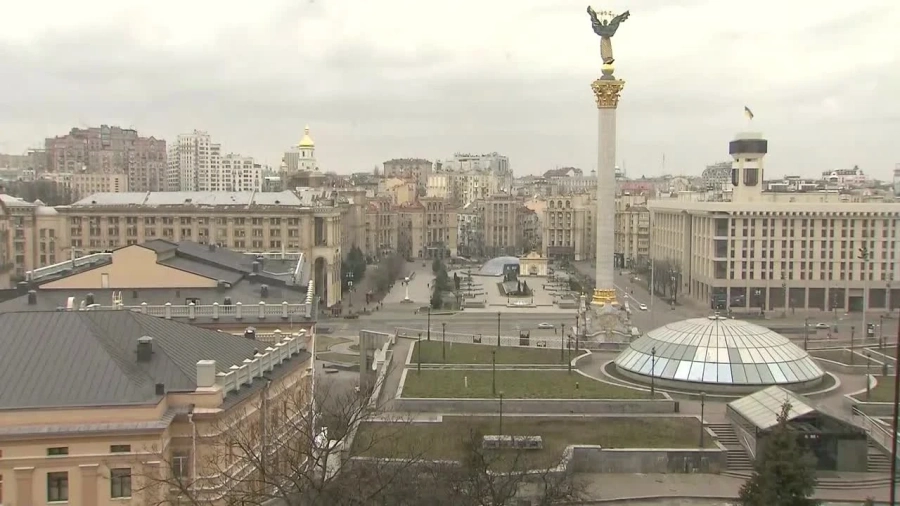 Украйна: Руската армия е в Киев, хората да се отбраняват с коктейли Молотов