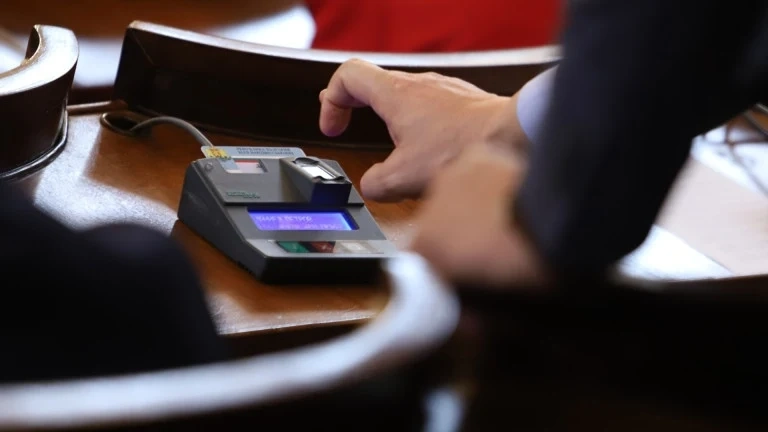 Здравната комисия прие да се поемат здравните осигуровки на бежанците