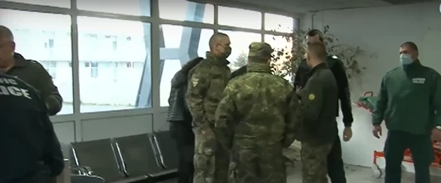 Военен камион с мигранти катастрофира