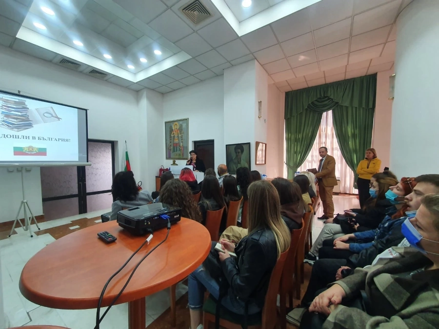 Над 150 младежи от РС Македония питаха как могат да следват в България