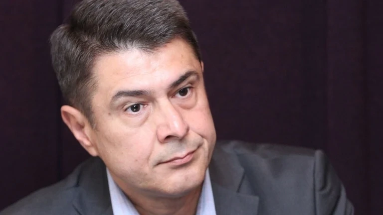 Димо Гяуров: Русия се държи с нас като губерния
