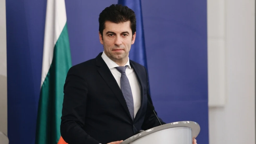 Петков дава правителствения самолет за Благодатния огън