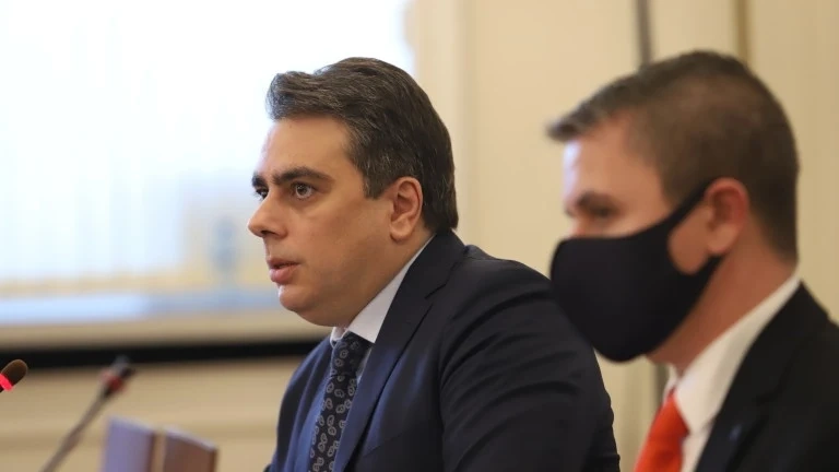 Юридическите екипи на ЕК ни помагат да съдим Газпром