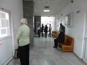 НОИ: Още 7000 души с ваксинационни добавки от 3 май, изплащането на пенсиите е между 9 и 20 май