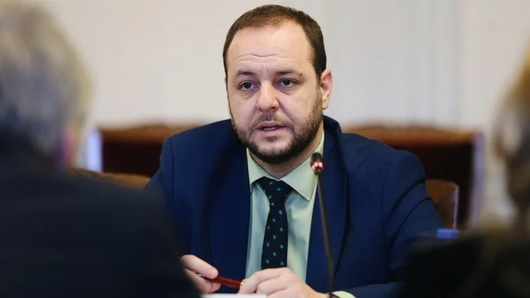 Сандов категоричен: Ще се справим и без руски нефт