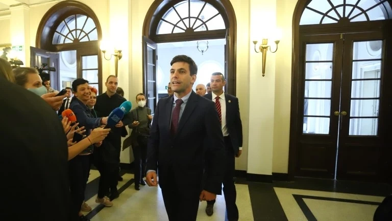 Минчев: Прави се анализ за полагането на железните врати в НС