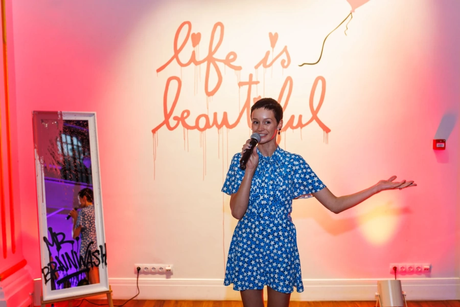 Първо представяне на творби на Mr. Brainwash в България