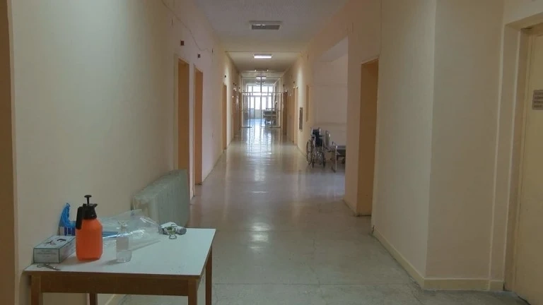 Половината от държавните болници без дългове