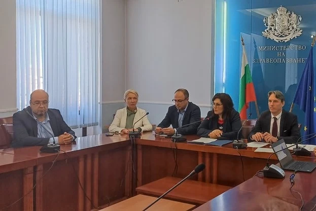 Здравният министър утвърди методика за изработването на областни аптечни карти