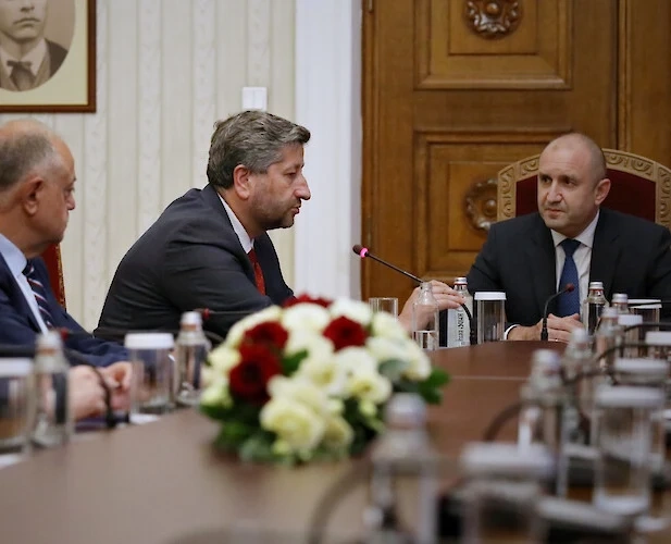 ДБ при Радев: Ако мандатът бъде даден на нас, ще водим преговори с досегашната 4-на коалиция