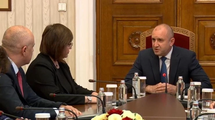 Радев връчи третия мандат на БСП