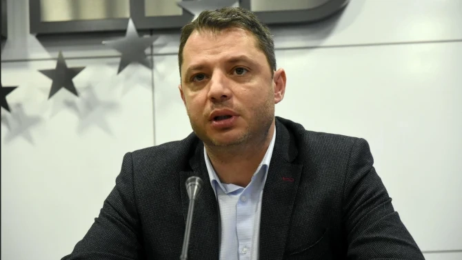 Делян Добрев ще е свидетел на Бойко Борисов по делото с Кирил Петков
