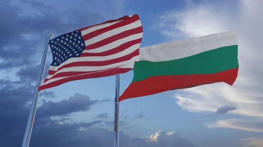 Посланик Джим О\'Брайън пристига в България