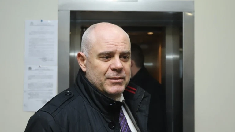Гешев призова за взимане на решителни мерки срещу убийствата на пътя