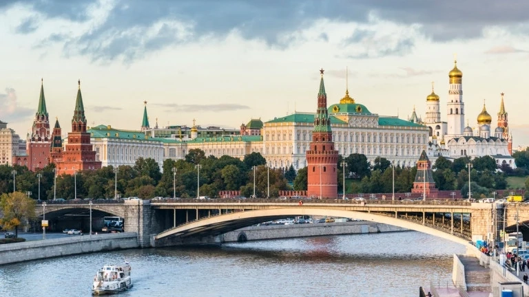 Рязко се увеличи нелегалният износ на пари от Русия