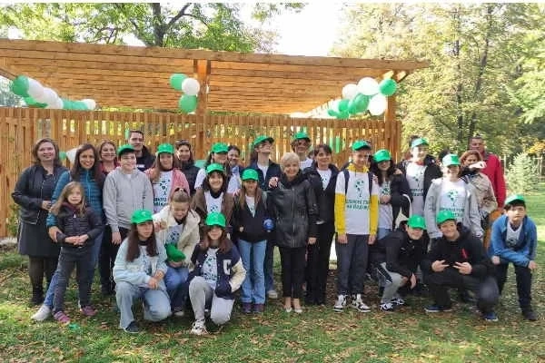 114 деца осиновиха новозасадени дървета в проект Зеленото сърце на Надежда