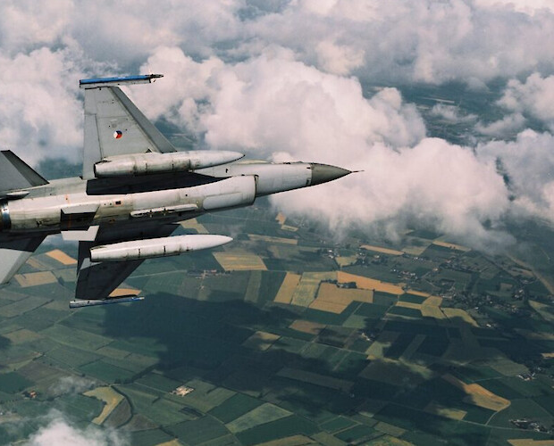 Нидерландия може да даде на България стари F-16 в замяна на МиГ-29 за Украйна
