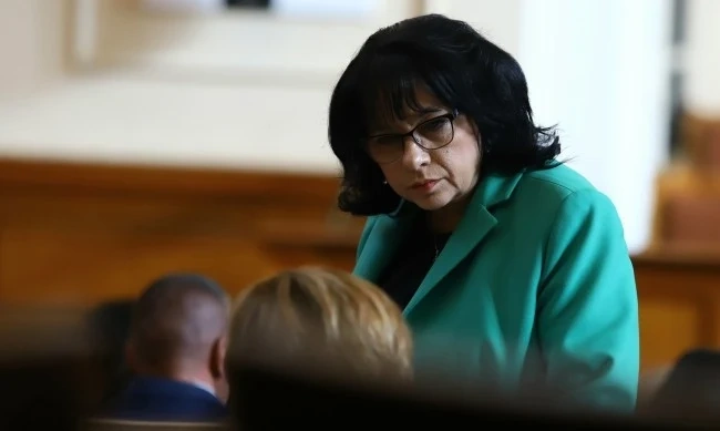 Петкова: Когато фактите говорят, нашите опоненти трябва да замълчат  