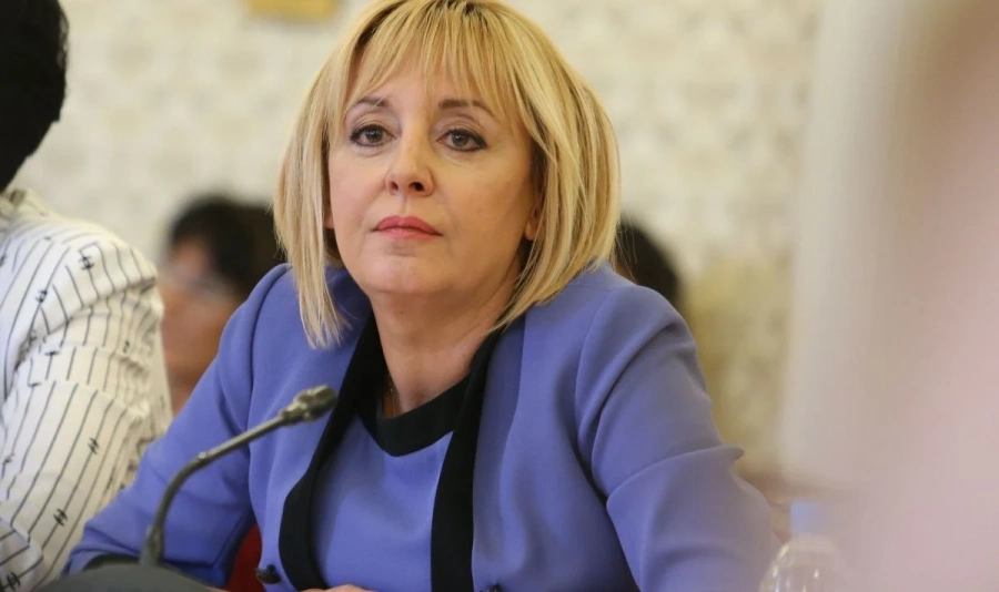 Мая Манолова: Позор! Нинова впрегна БСП в общия впряг с ДПС и ГЕРБ