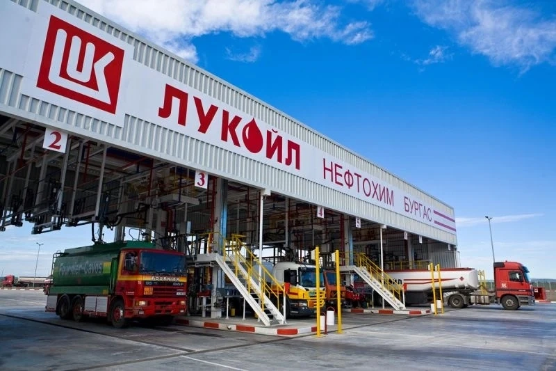 Лукойл Нефтохим Бургас прехвърля цялата си дейност в България