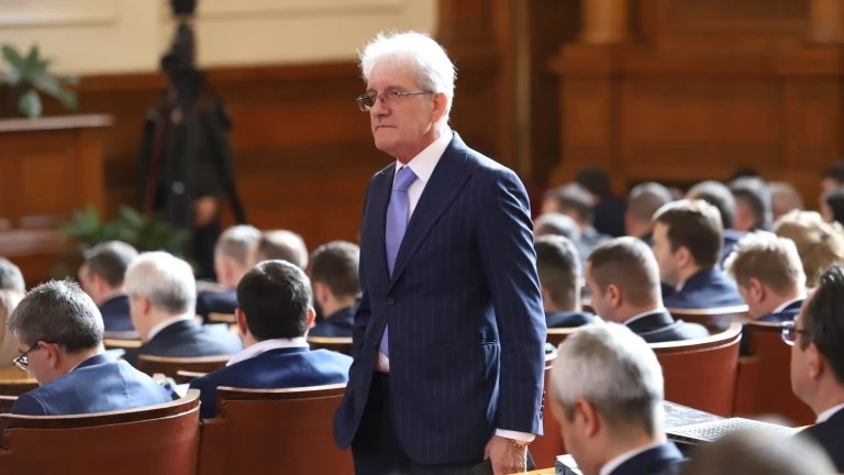 ДПС атакува Петков и кабинета на Радев за незнание за Лукойл