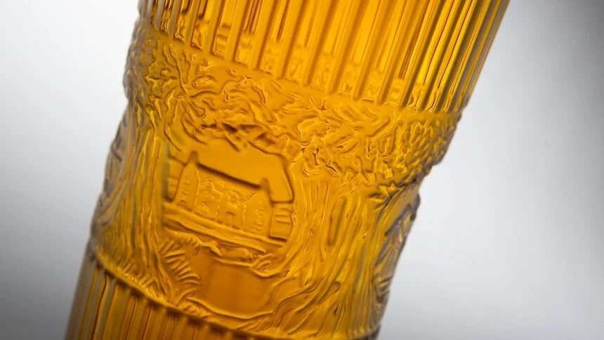 Първата бутилка от лимитираната колекция Tales of The Macallan ще бъде представена с аудио-визуална изложба