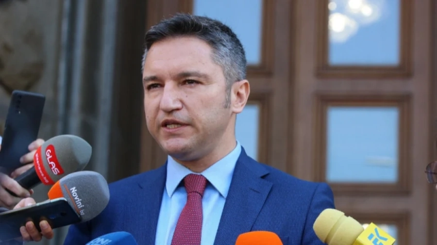 Вигенин: Правителство на Габровски е възможно, ако не всички народни представители са в залата