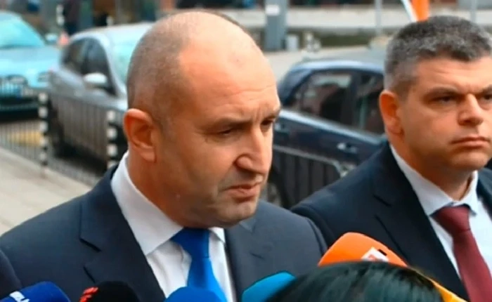 Радев връчва на ПП мандат за съставяне на правителство на 3 януари
