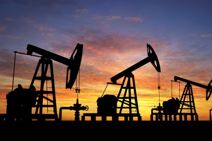 Петролът пое нагоре след данни за спад на американските запаси