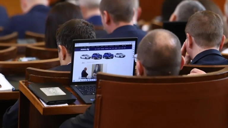 Депутатите задължиха Атанас Пеканов да предоговаря Плана