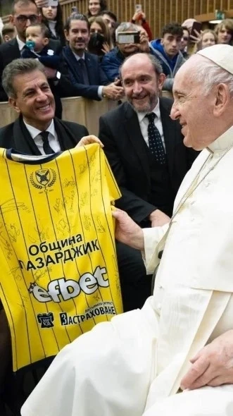 Папа Франциск стана „фен“ на български шампион!
