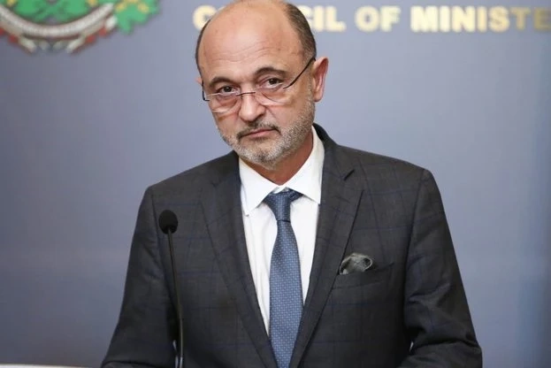 Меджидиев: България ще разполага с първия хеликоптер от заложените в ПВУ още на 15 декември т. г.