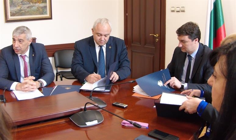 Демерджиев и Зарков подписаха Меморандум за сътрудничество и партньорство в защита на пострадалите от домашно насилие