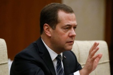 Медведев: Руските оръжия ще ударят всяка държава, която реши да арестува Путин