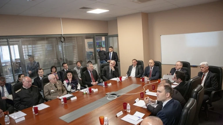 Радев посети българския сателит, целта е увеличаване на сигурността