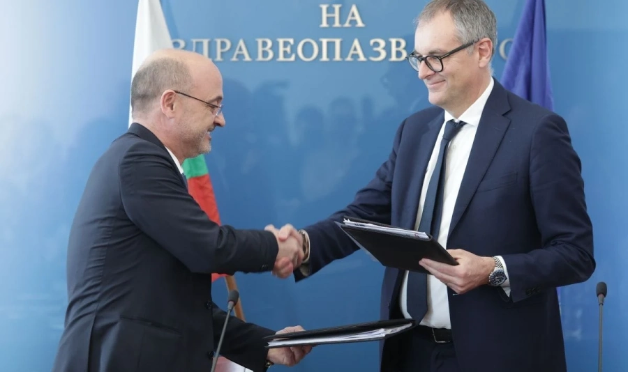 Подписаха договора за медицинските хеликоптери