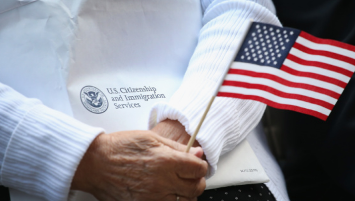 САЩ увеличават таксите за кандидатстване за някои неимигрантски визи