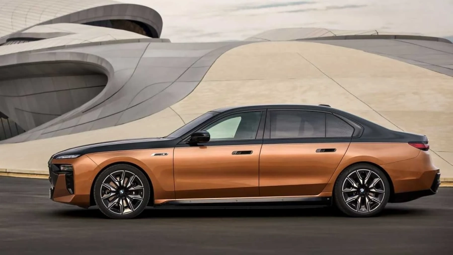 Електрическото BMW i7 M70 идва с 650 к.с.