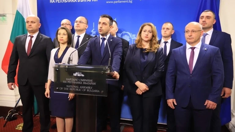 Възраждане иска оставката на гуверньора на БНБ