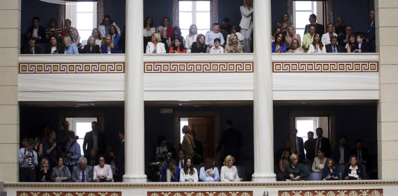 Гръцкият парламент разпуснат, изборите на 25 юни