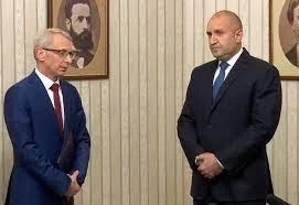Обявиха кога ПП-ДБ връщат папката с мандата на Радев